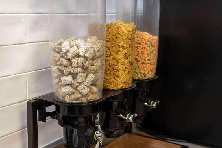 Food & Drinks 5, Hampton Inn Kent/Akron Area, Portage