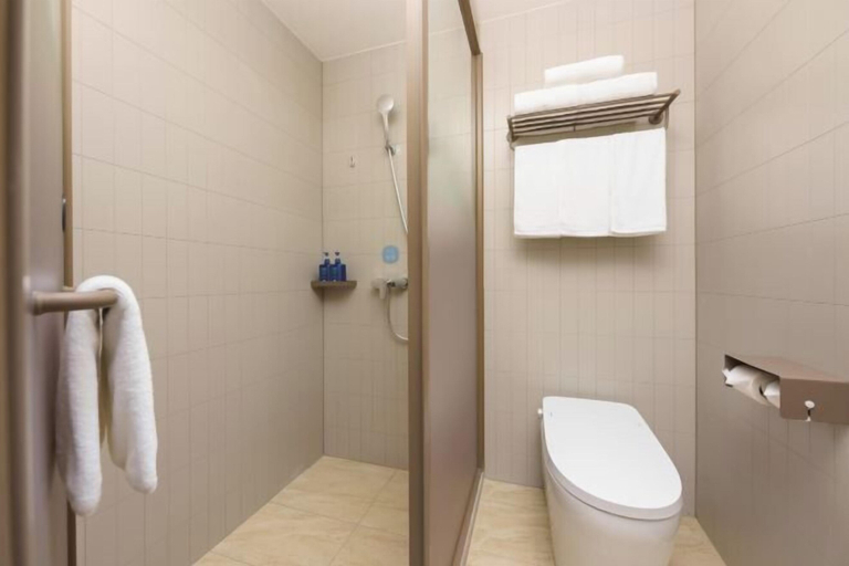 Bathroom 4, HanTing Hotel (Dalian Zhongshan Square Subway Station), Dalian
