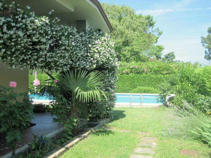 Others 4, Villa in Lazise With Lake Garda Views, Verona