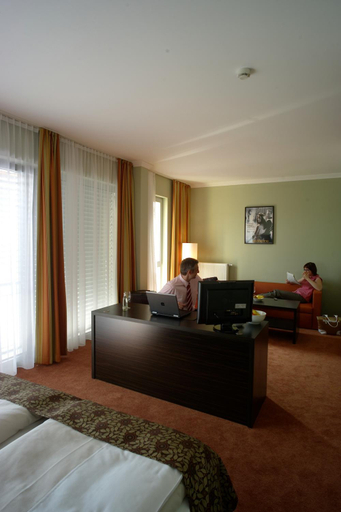 Bedroom 3, Hotel Central Regensburg CityCentre, Sure Hotel Collection by Best Western, Regensburg