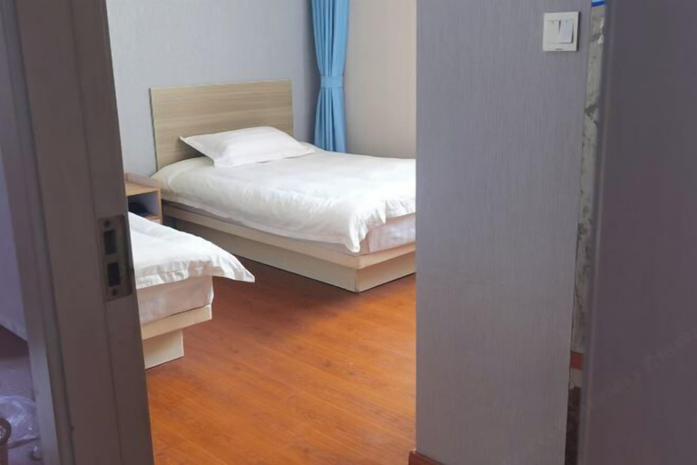 Bedroom 2, Chengrong Hotel, Shanghai