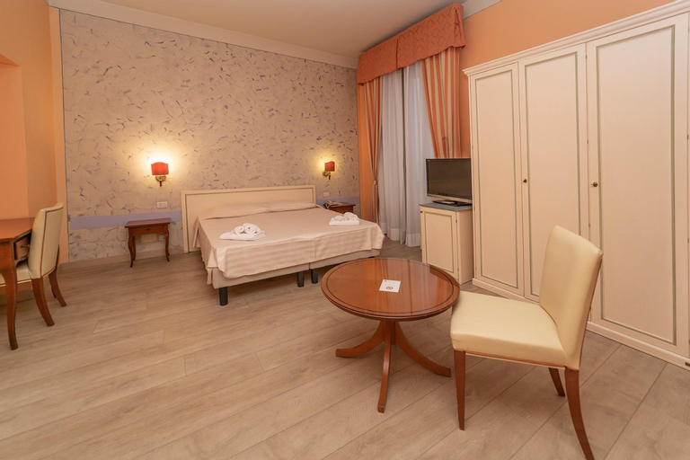 Bedroom 12