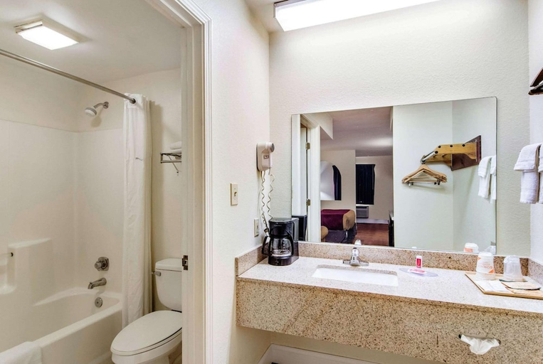 Bathroom 3, Americas Best Value Inn And Suites Lafayette, Walker