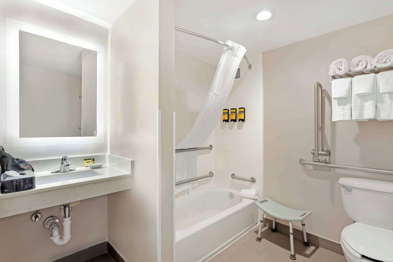 Bathroom 4, Best Western Plus Fairfield Hotel, Fairfield