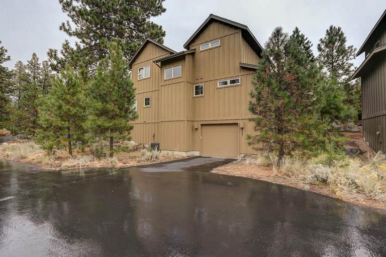 Others 3, Big Pine Home on Deschutes River Trail, Deschutes
