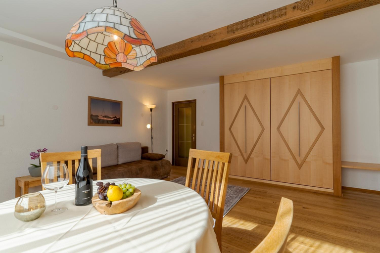 Dining Room 11
