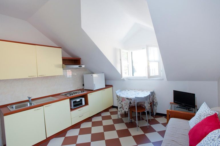 Dining Room 4