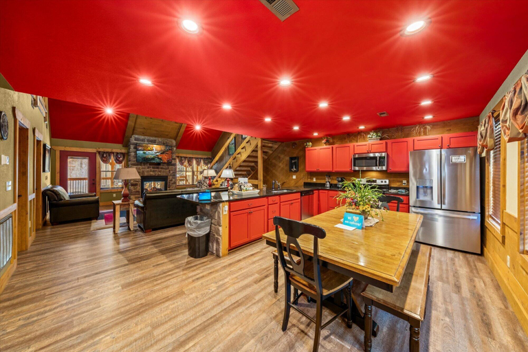Food & Drinks 5, Splash Mansion - Four Bedroom Chalet, Sevier