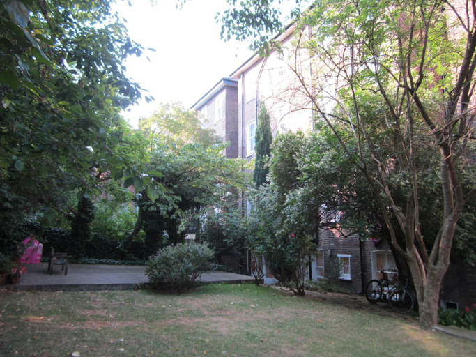 Others 4, Belsize House (Belsize Park), London