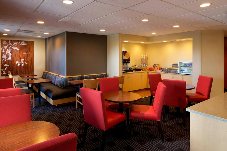 Food & Drinks 3, Towneplace Suites By Marriott Jacksonville, Onslow