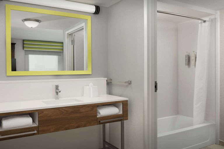 Bathroom 3, Hampton Inn & Suites Orlando-North/Altamonte Springs, Seminole