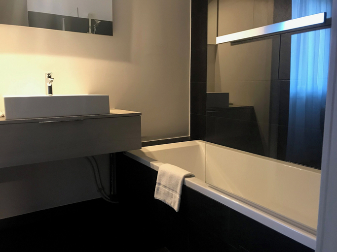 Bathroom 5, Hotel Le Bourgogne, Haute-Savoie
