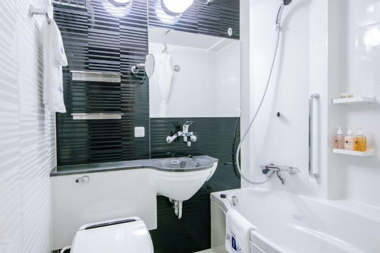 Bathroom 8