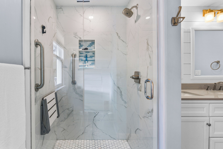Bathroom 4, The 19th Hole, Barnstable