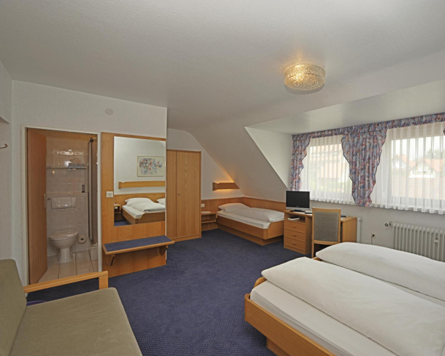 Bedroom 3, Hotel Gasthof Rotes Rovu, Erlangen-Höchstadt