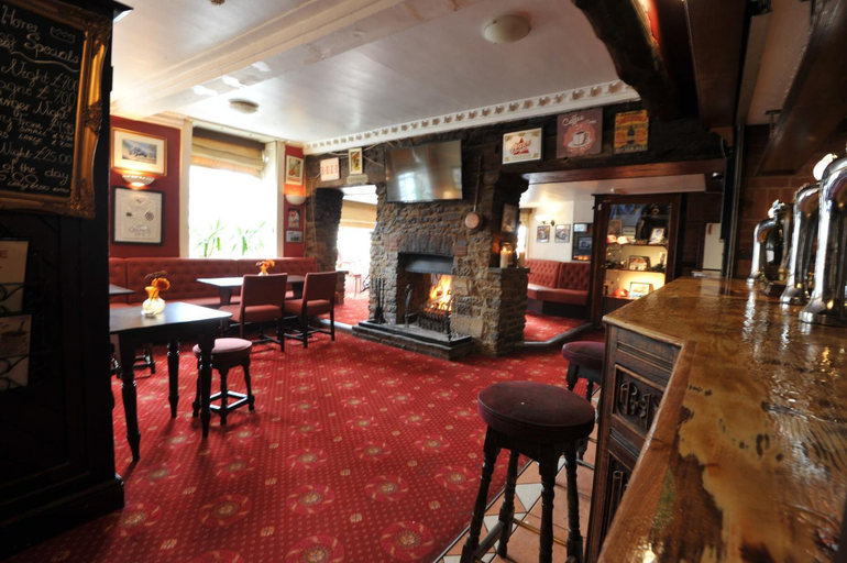 Others 3, Crown Hotel Brackley, Northamptonshire