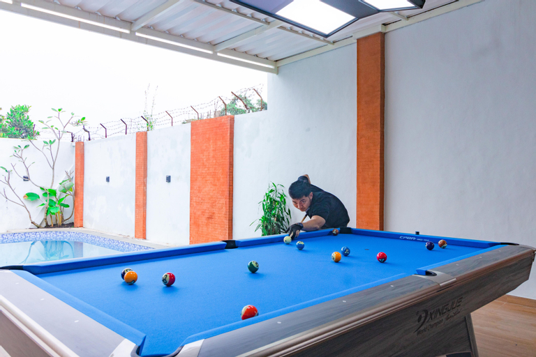 Others 5, Villa Gardenia with Private Pool and Billiard, Malang