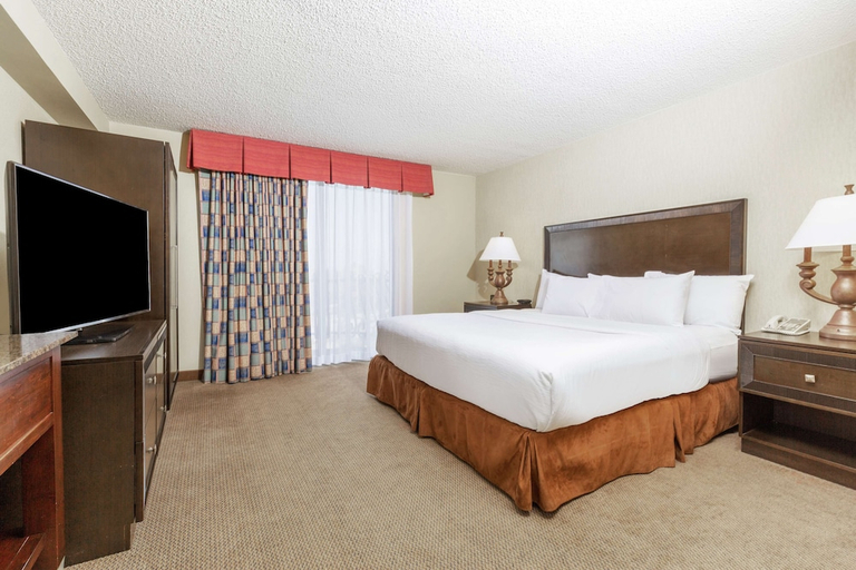 Bedroom 3, Embassy Suites by Hilton Kansas City Plaza, Kansas City