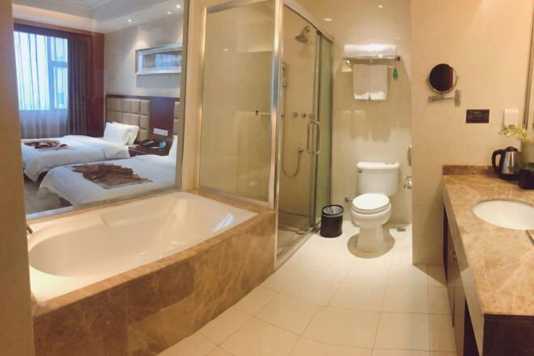 Bathroom 4, Guomao Hotel, Yichang