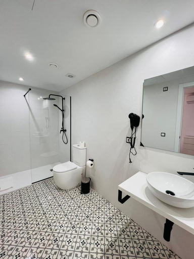 Bathroom 3, Jacaranda Apartments & Studios, Baleares