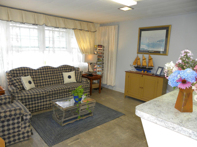 Public Area 2, Colonial Gables Oceanfront Village, Waldo