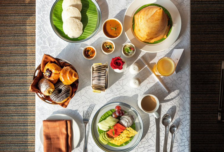 Food & Drinks 9