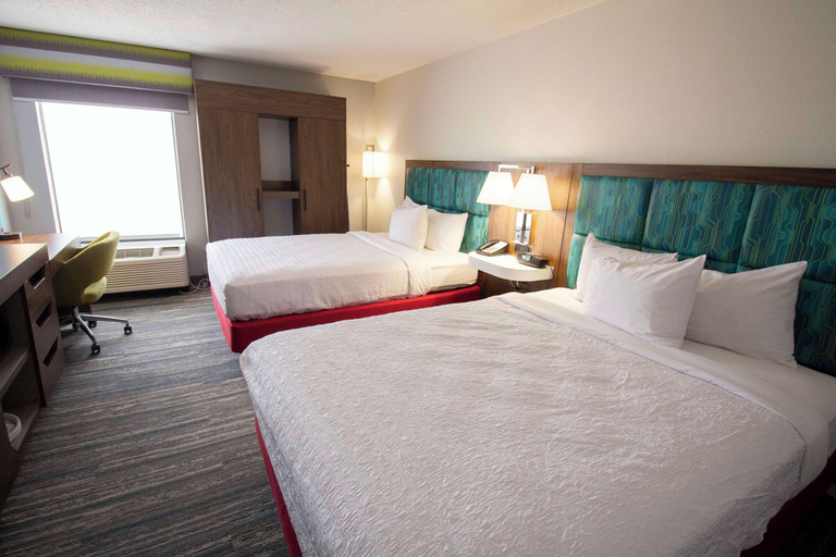 Bedroom 3, Hampton Inn Kent/Akron Area, Portage