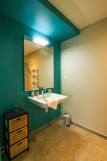 Others 4, Vita, Jacuzzi Partage & Parking avec Borne de Recharge Voiture Electrique, Dordogne