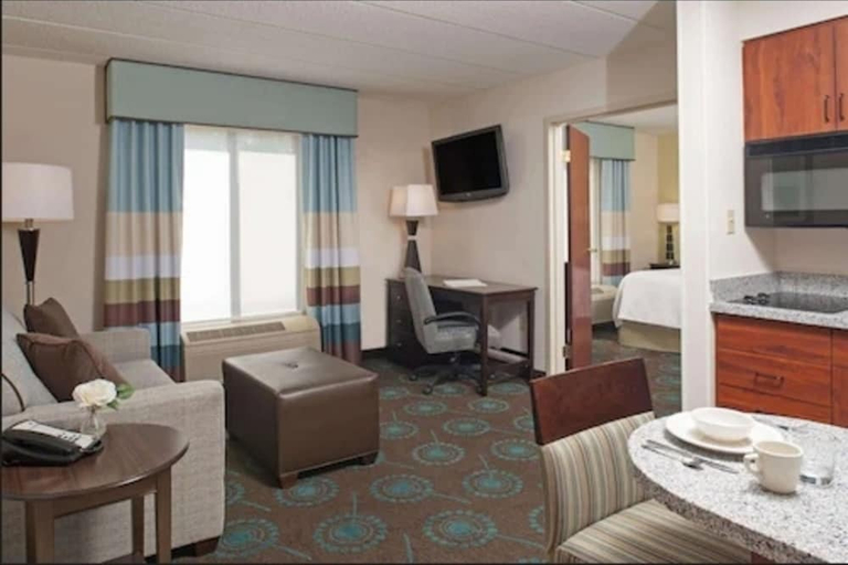 Bedroom 2, Hampton Inn & Suites Kokomo, Howard