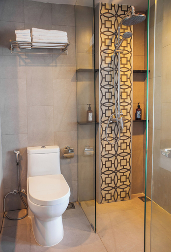 Bathroom 10