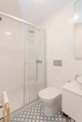 Bathroom 3, Liiiving in Porto-City View Apartment 4T, Porto
