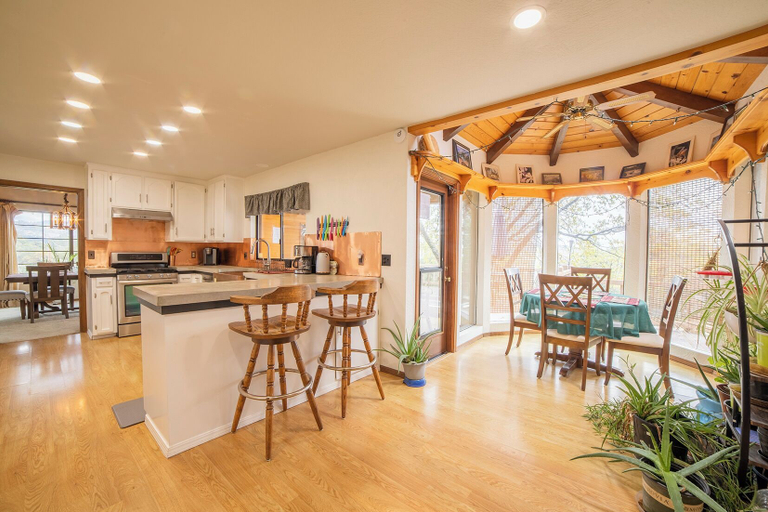 Others 5, Sonora Splendor Stately 3 BDR on Secluded Lot!, Tuolumne