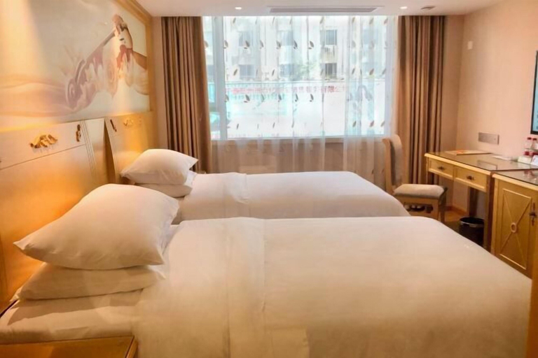 Bedroom 1, Vienna Hotel (Hezhou Lingfeng Square), Hezhou