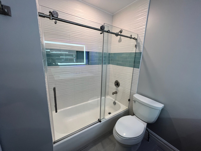 Bathroom 3, What A View, Gulf