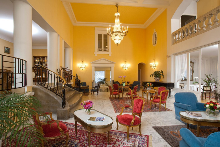 Public Area, Logis Hotel Royal Saint-Mart, Puy-de-Dôme
