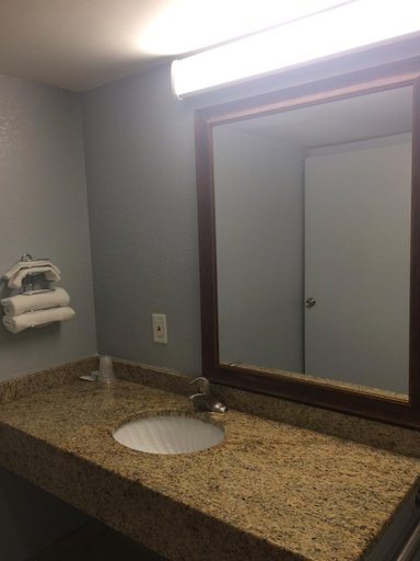 Bathroom 3, Gulf American Inns, DeKalb