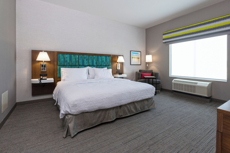 Bedroom 2, Hampton Inn & Suites Bakersfield Central, Kern