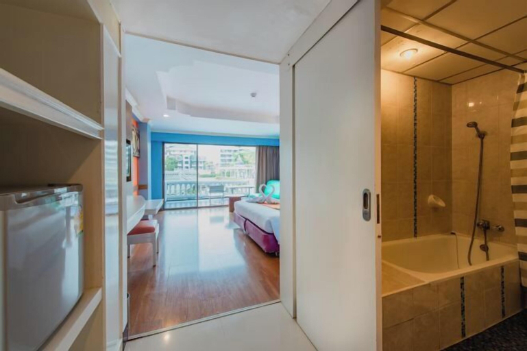 Bathroom 6