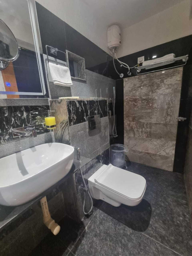 Bathroom 3, Hotel Ranjeet - Akola, Akola