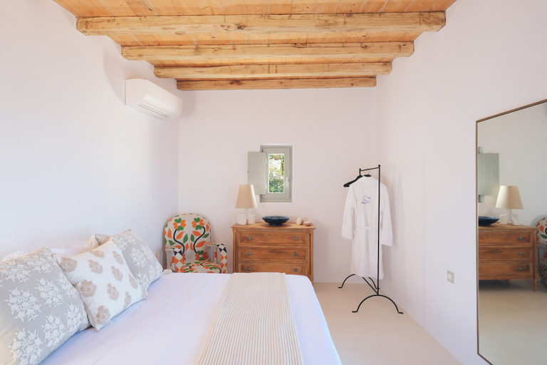 Bedroom 3, Odyssey Rock, South Aegean