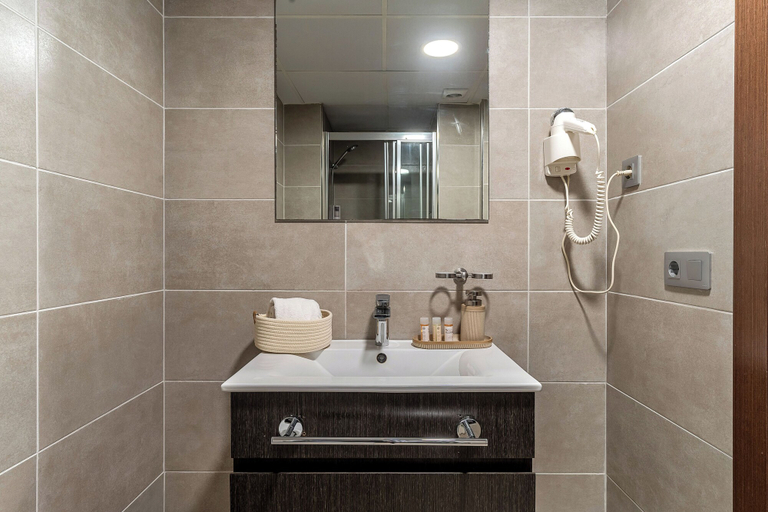 Bathroom 2, Apartamentos CENTRIC, Barcelona