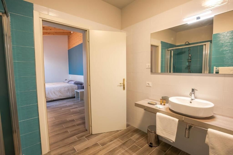 Bathroom 4, Hotel Cavallo Bianco, Reggio Nell'Emilia
