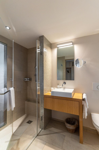 Bathroom 4