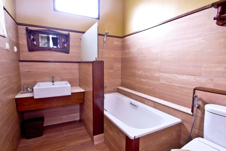 Bathroom 10