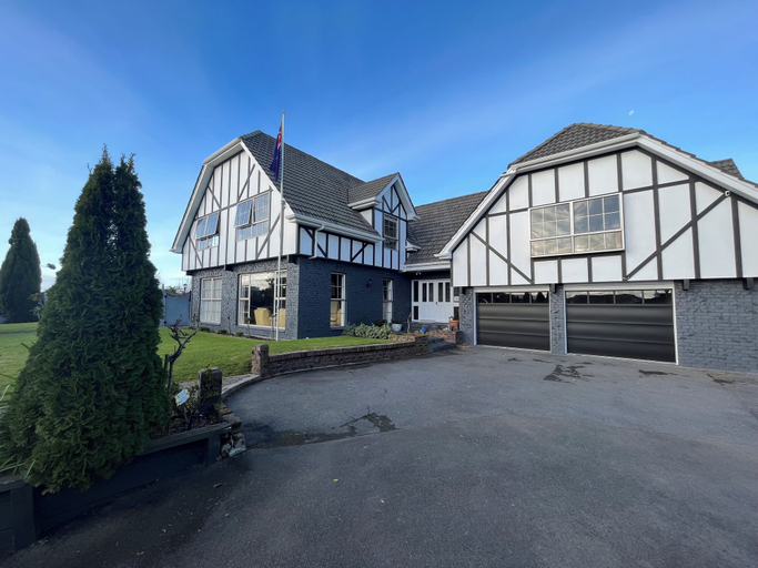 Exterior & Views 2, Tudor Manor Bed & Breakfast, Kapiti Coast