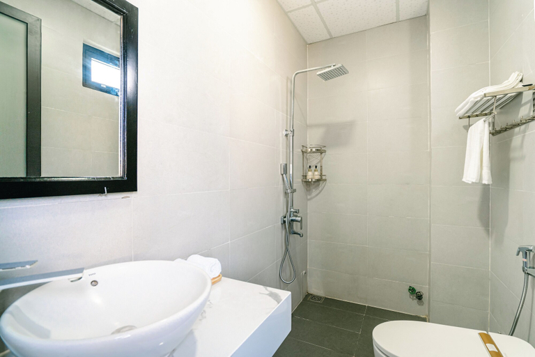 Bathroom 3, Beach Palm Villa Hoi An, Da Nang