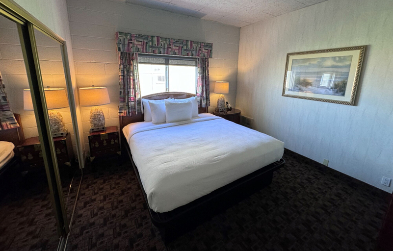 Bedroom 3, Promenade Inn & Suites Oceanfront, Clatsop