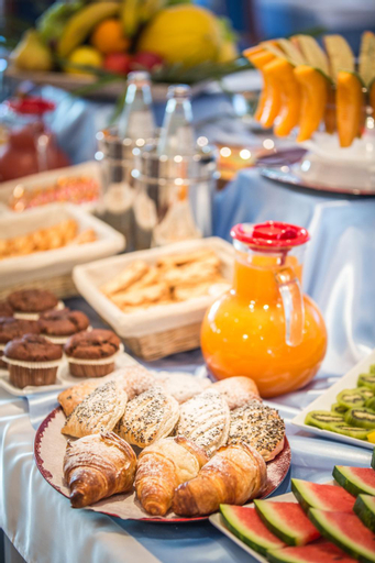 Food & Drinks