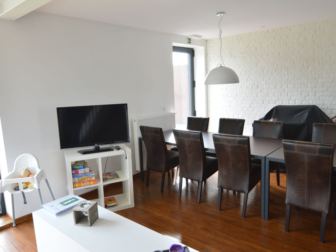 Others 5, Superb Holiday Home With Barbecue, Liège
