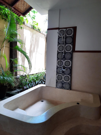 Bathroom 4, Puri Mesari, Denpasar